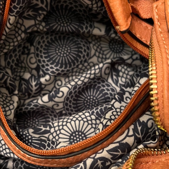 Fringe Leather Shoulder Bag - Picture 4 of 13